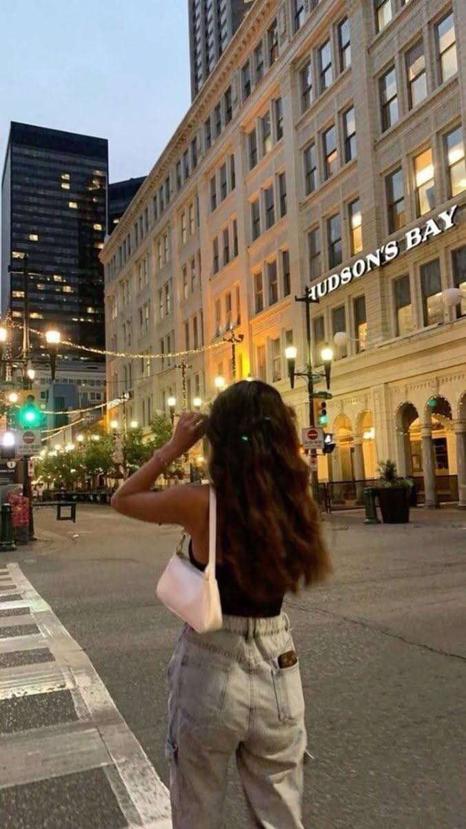 Aesthetic pfp Profile Picture on the Street with City Lights