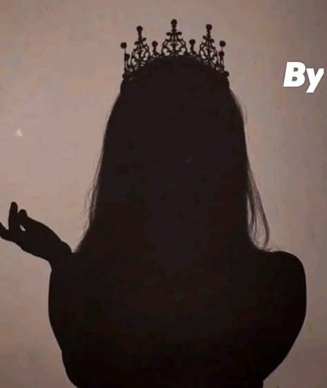 Aesthetic pfp Profile Picture Silhouette with Crown