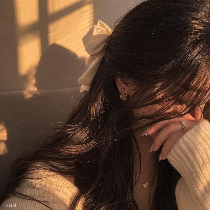 Aesthetic pfp Profile Picture with Bow and Sunlight