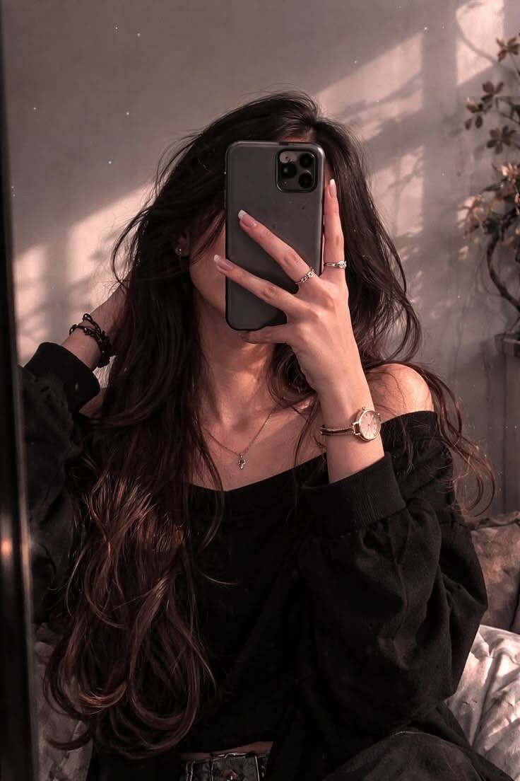 Aesthetic pfp Profile Picture with Casual and Elegant Style