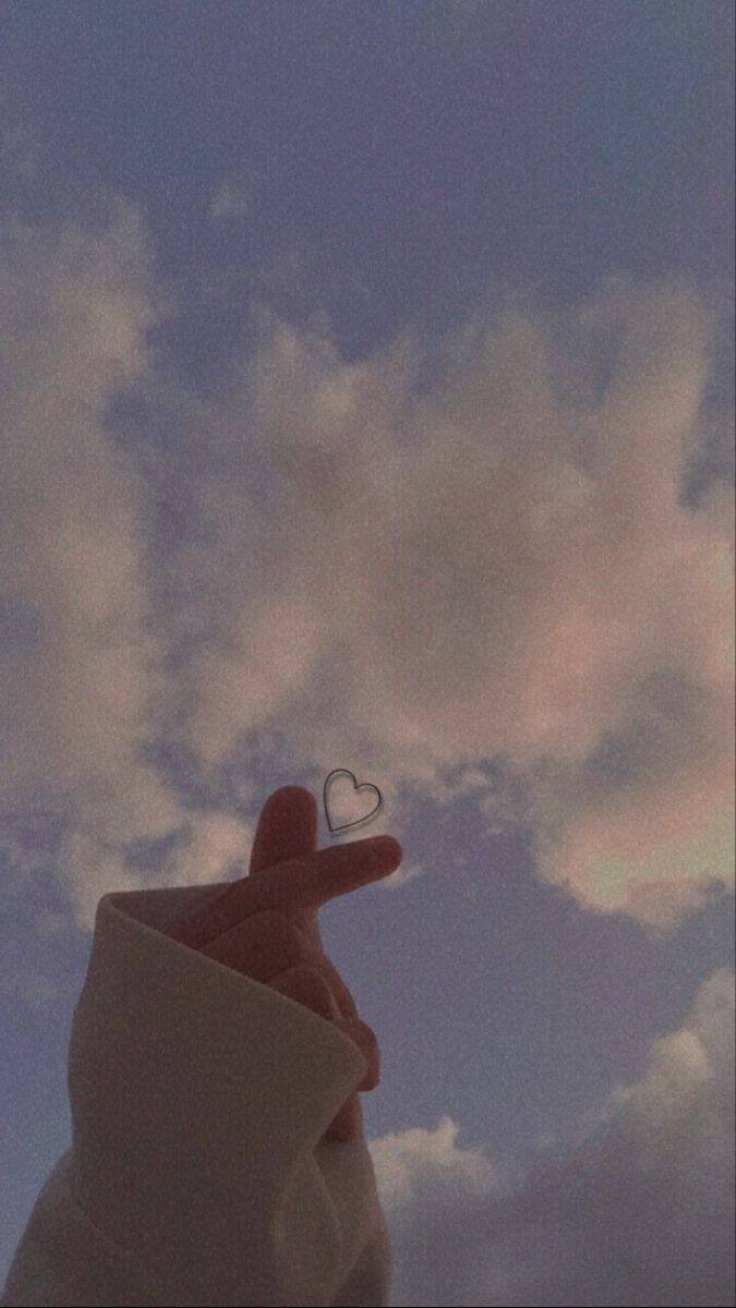 Aesthetic pfp Profile Picture with Heart in the Clouds