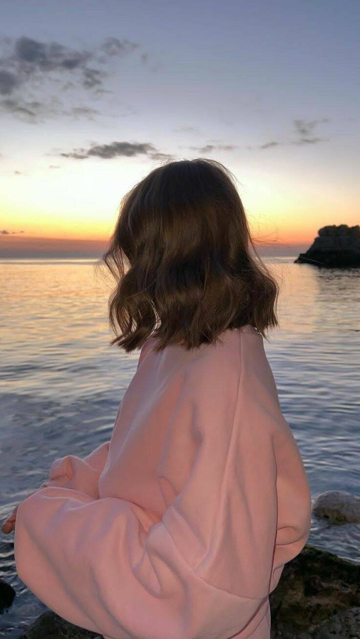 Aesthetic pfp Profile Picture at Sunset at Beach
