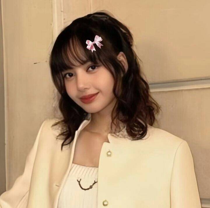 Cute Girl with Pink Bow Aesthetic pfp Profile Picture