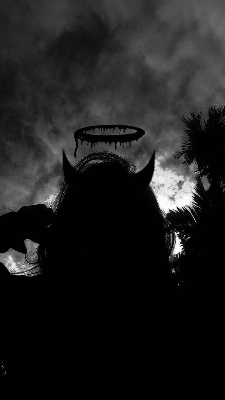 Dark pfp Profile Picture with Halo and Horns for Discord