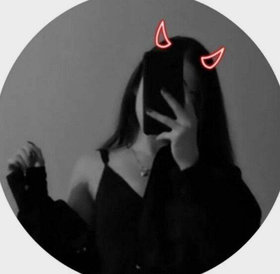 Devil Horns pfp Profile Picture for Instagram Girl​