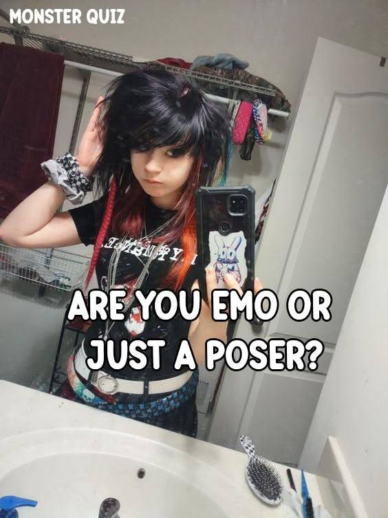 Emo pfp Profile Picture with Colorful Hair and Alternative Style