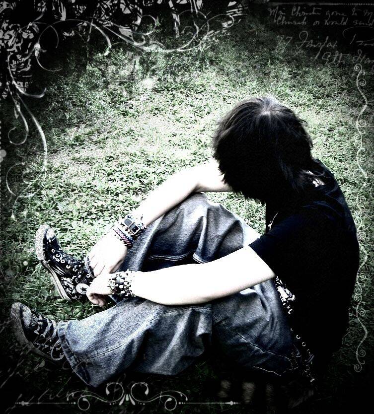 Emo pfp Profile Picture Sitting with Alternative Style