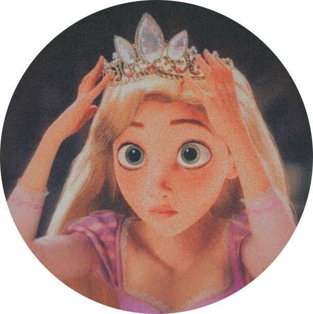 Princess with Crown pfp Profile Picture for Instagram Girl​
