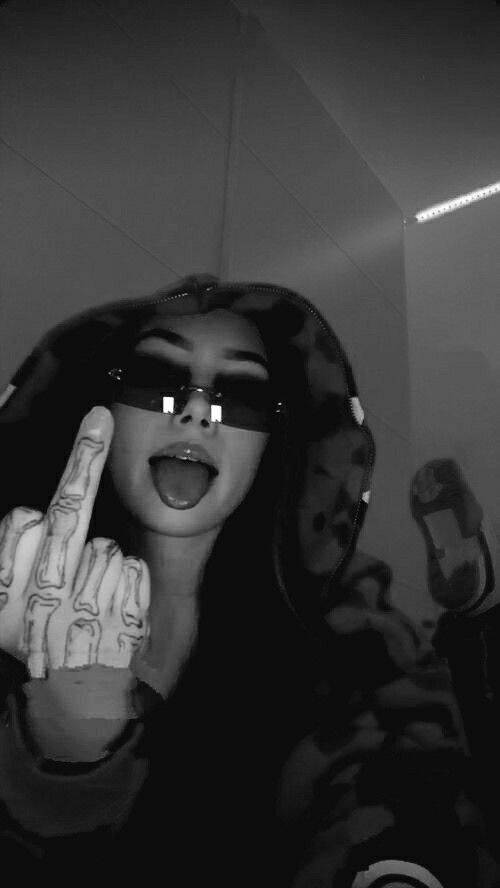 Girl​ Instagram pfp Profile Picture with Cool Style