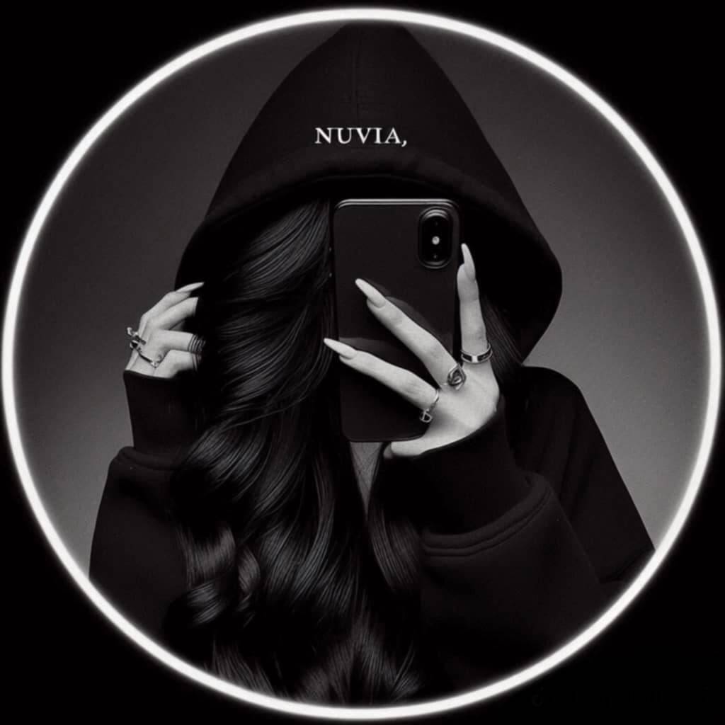 Hoodie and Phone pfp Profile Picture for Instagram Girl​