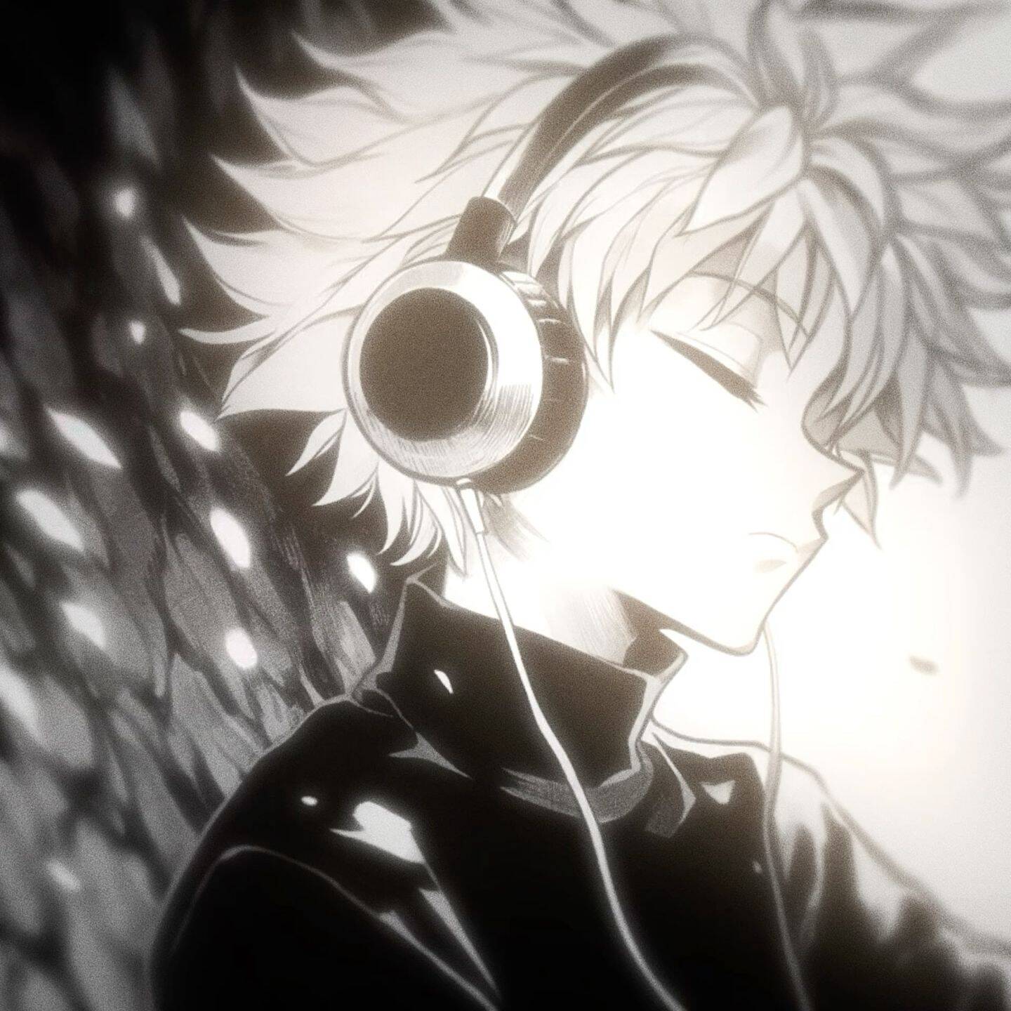 Purple pfp Profile Picture of Killua with Headphones