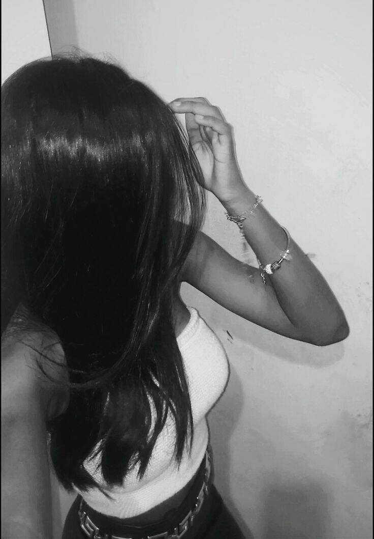 Casual Girl​ pfp Profile Picture with Long Hair