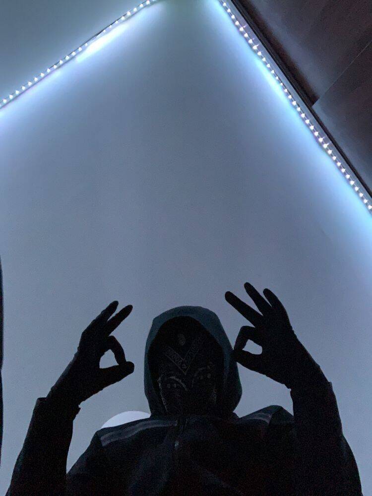 Mysterious Style with Hoodie pfp Profile Picture for Discord
