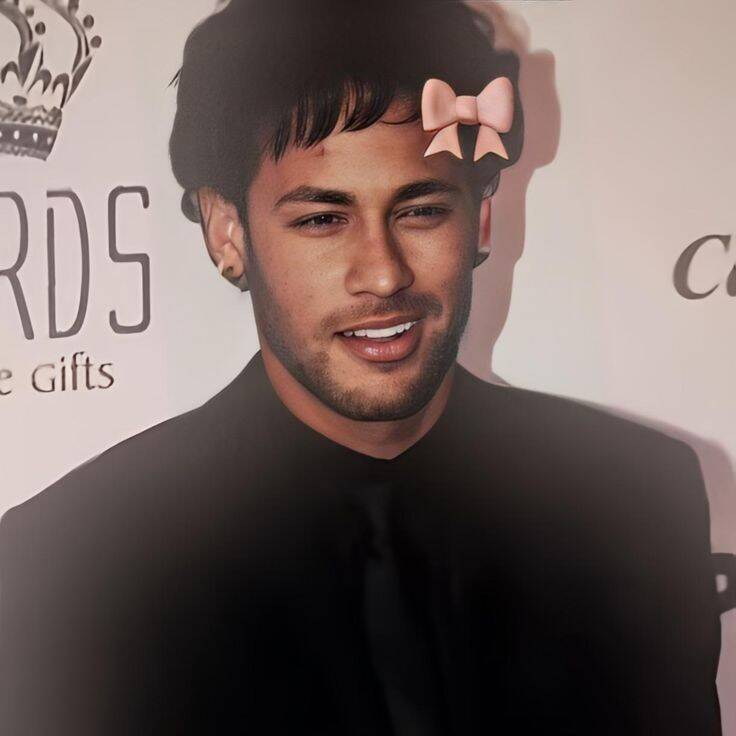 Neymar pfp Profile Picture Smiling with Bow