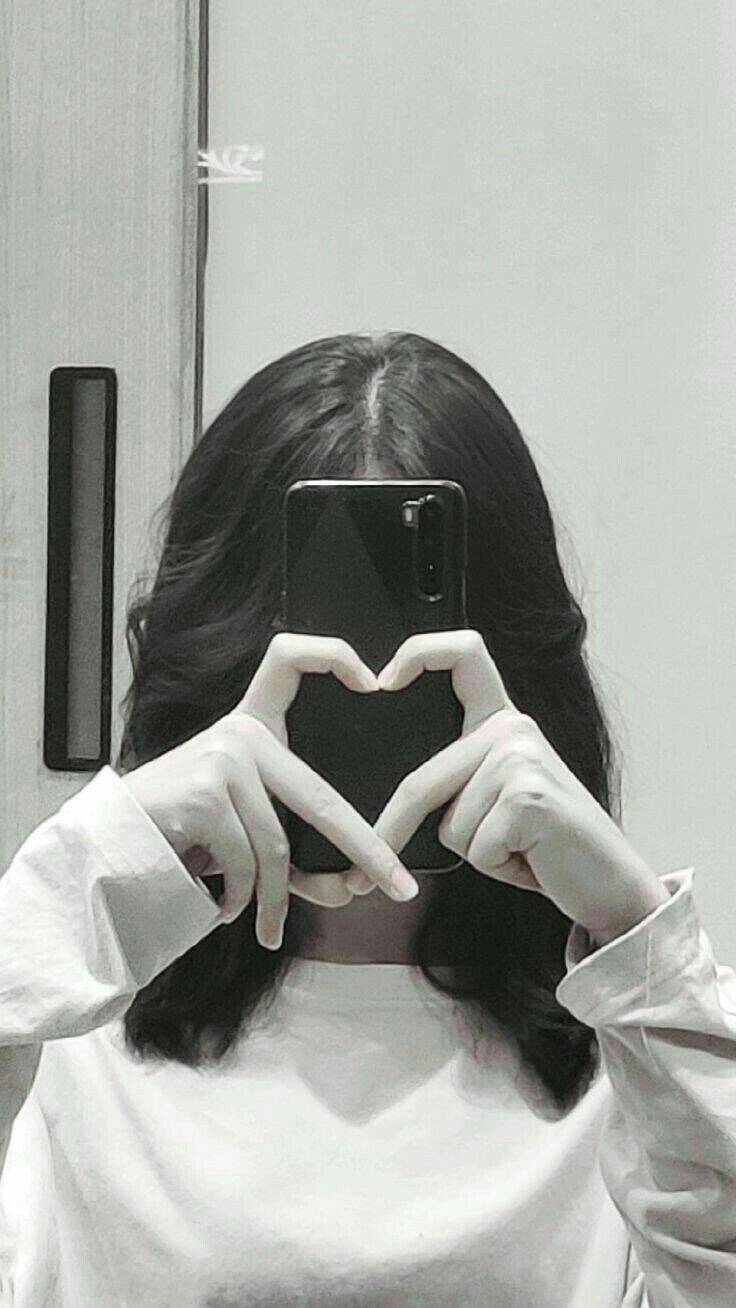 Girl​ pfp Profile Picture with Heart Made of Hands