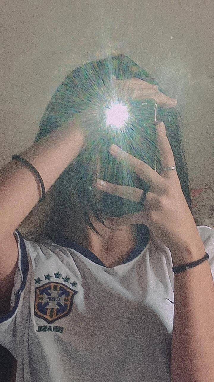Girl​ pfp Profile Picture with Reflection and Flash