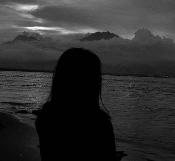 Sad Silhouette pfp Profile Picture on the Beach at Sunset