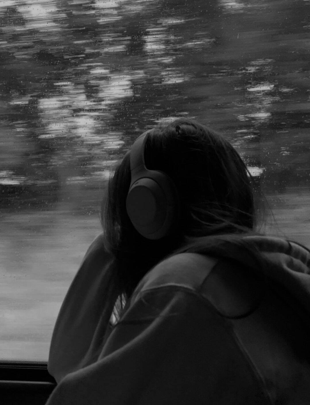 Sad pfp Profile Picture of Woman with Headphones
