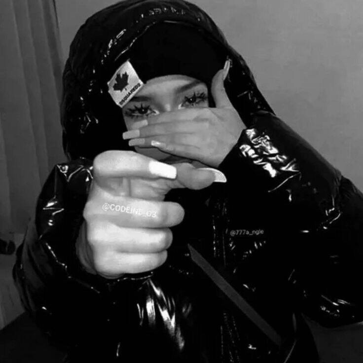 Urban Style pfp Profile Picture in Black and White