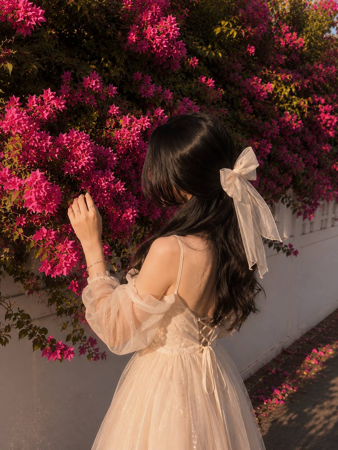Romantic pfp Profile Picture with Flowers for TikTok
