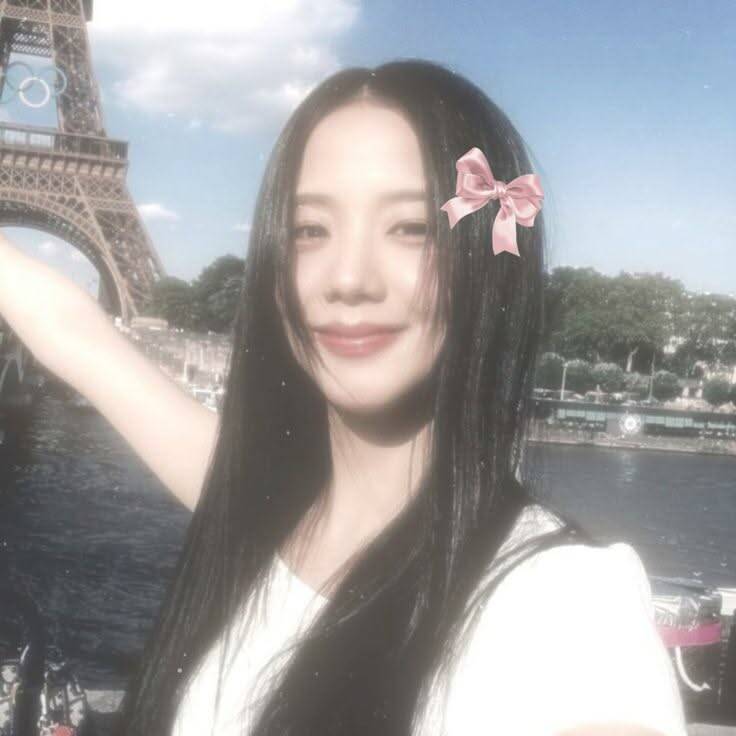In Paris with Pink Bow pfp Profile Picture for TikTok