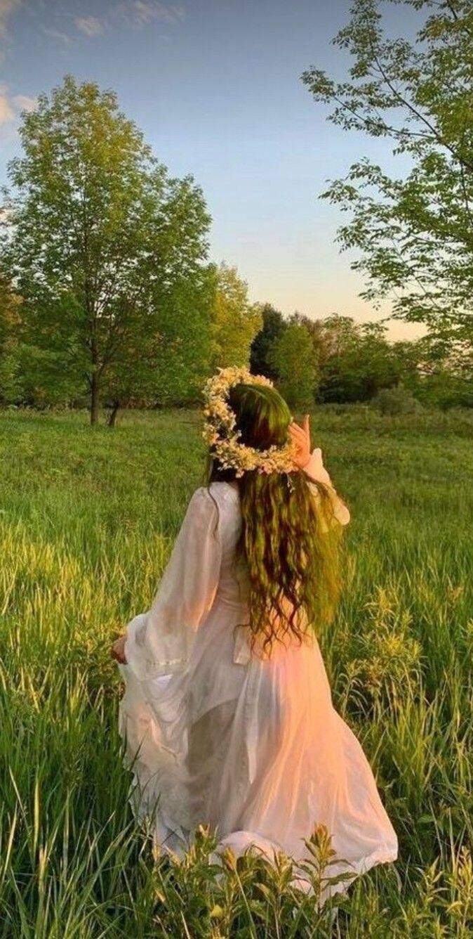 Woman in White Dress in Field pfp Profile Picture for TikTok