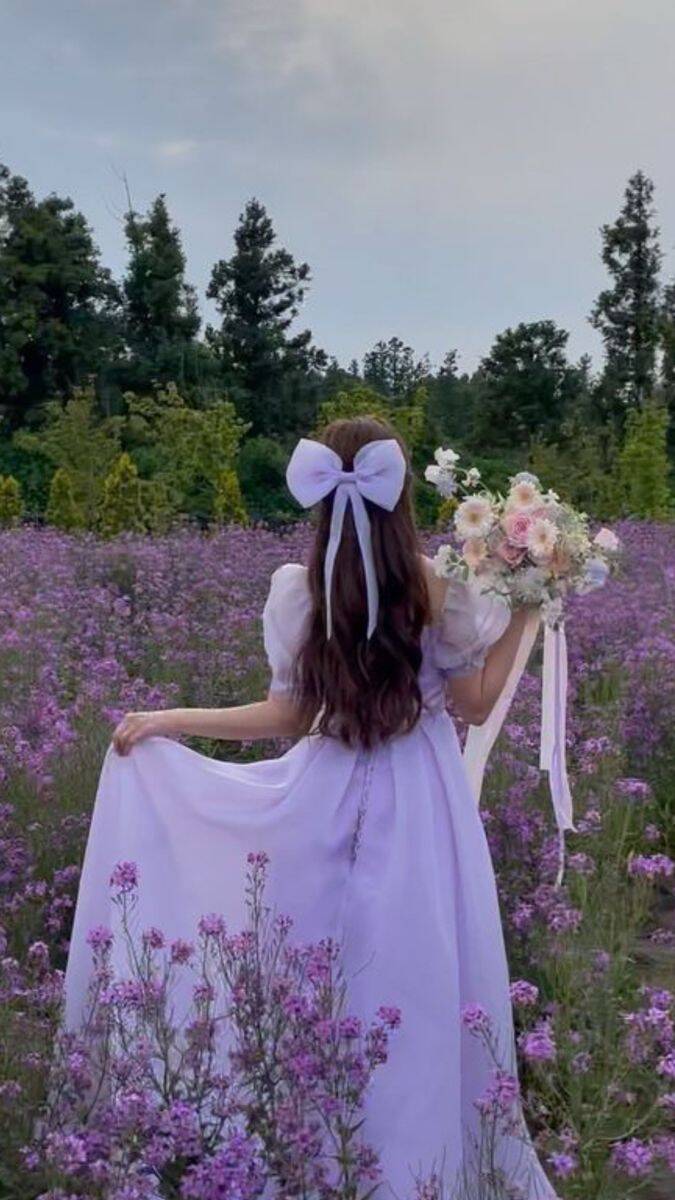 Romantic in Flower Field pfp Profile Picture for TikTok