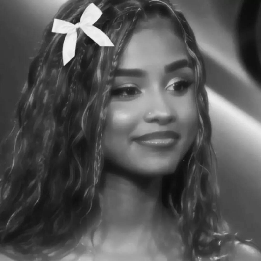 Black and White pfp Profile Picture with Bow for TikTok