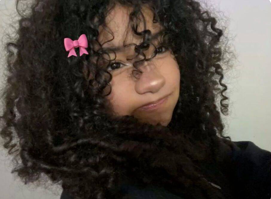 Girl with Curly Hair and Bow pfp Profile Picture for TikTok