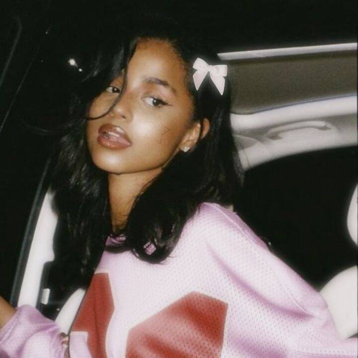 Vintage Style Young pfp Profile Picture with Bow for TikTok
