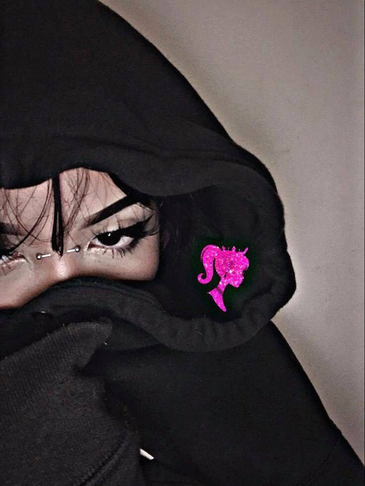 Stylish Hoodie pfp Profile Picture for Whatsapp Girl​