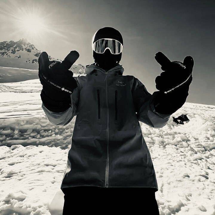 Stylish Skier pfp Profile Picture Boy​