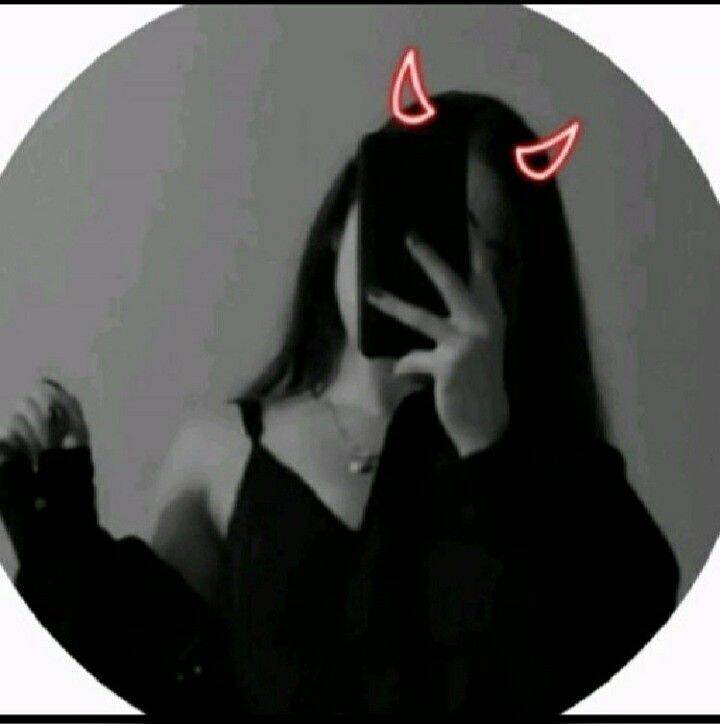 Girl​ pfp Profile Picture with Devil Horns Effect