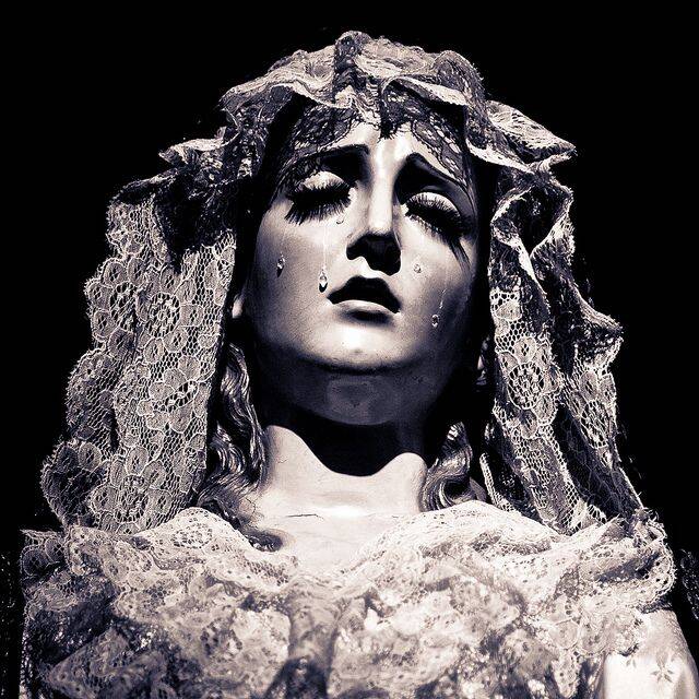 Black pfp Profile Picture of Woman Statue with Tears