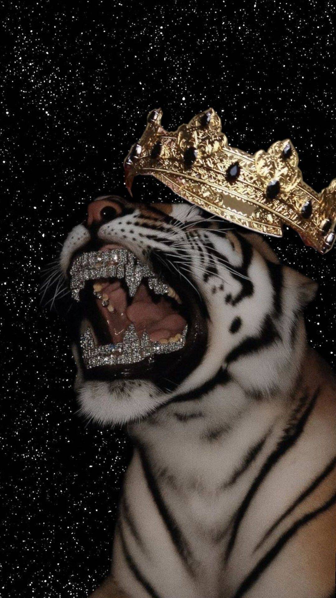 Cool pfp Profile Picture of a Tiger with a Crown