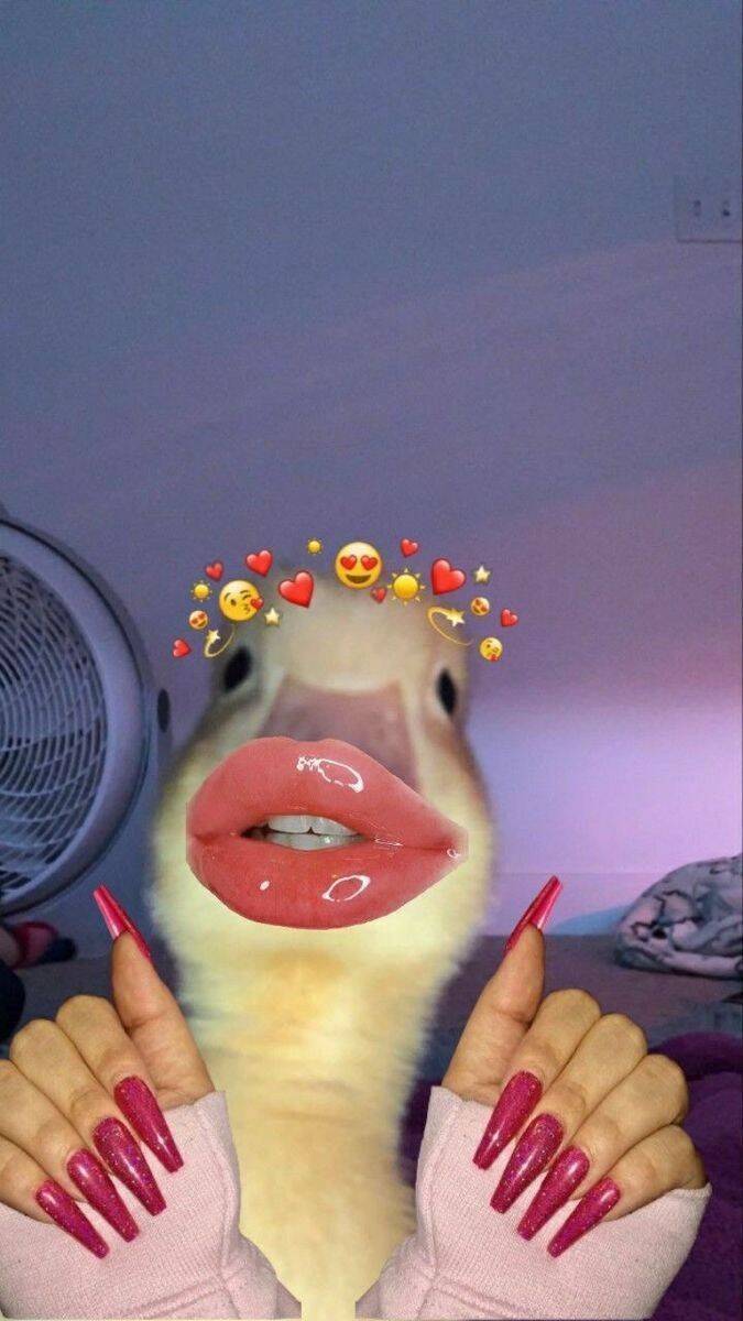 Duck pfp Profile Picture with Glamorous Lips and Stylish Nails