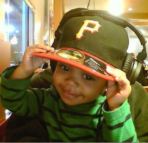 Cool pfp Profile Picture of a Smiling Child in a Cap