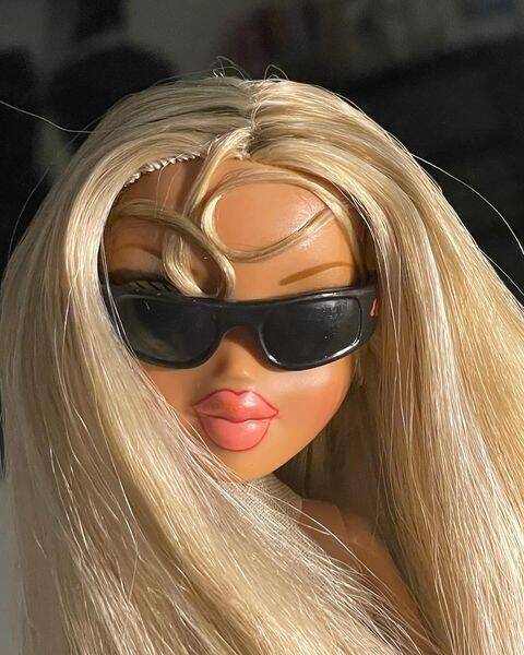 Cool pfp Profile Picture Stylish Doll with Sunglasses
