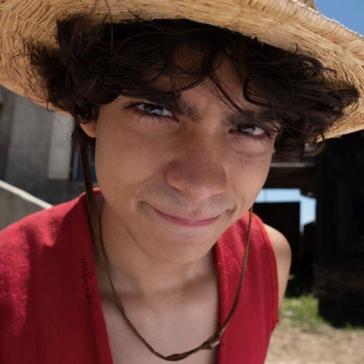 One Piece pfp Profile Picture Luffy Smiling in Straw Hat