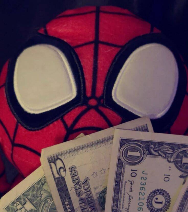 Spiderman pfp Profile Picture with Money and Mask On