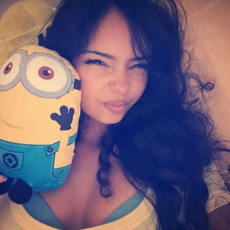 Minion pfp Profile Picture with Cute Girl and Teddy Bear