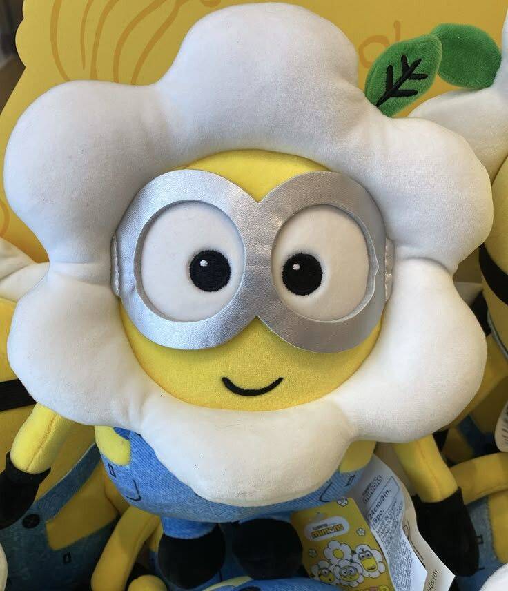 Minion pfp Profile Picture Cute Plush Minion with Flower