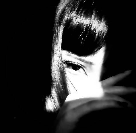 Mysterious Black and White pfp Profile Picture with Hidden Face