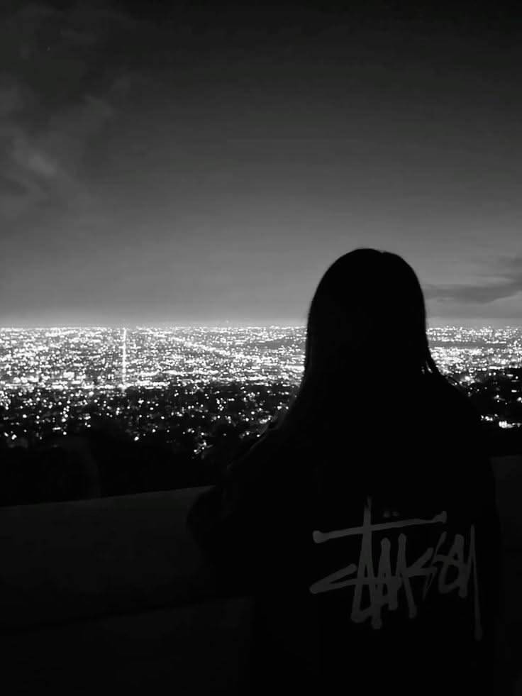 Black and White pfp Profile Picture Cityscape Silhouette