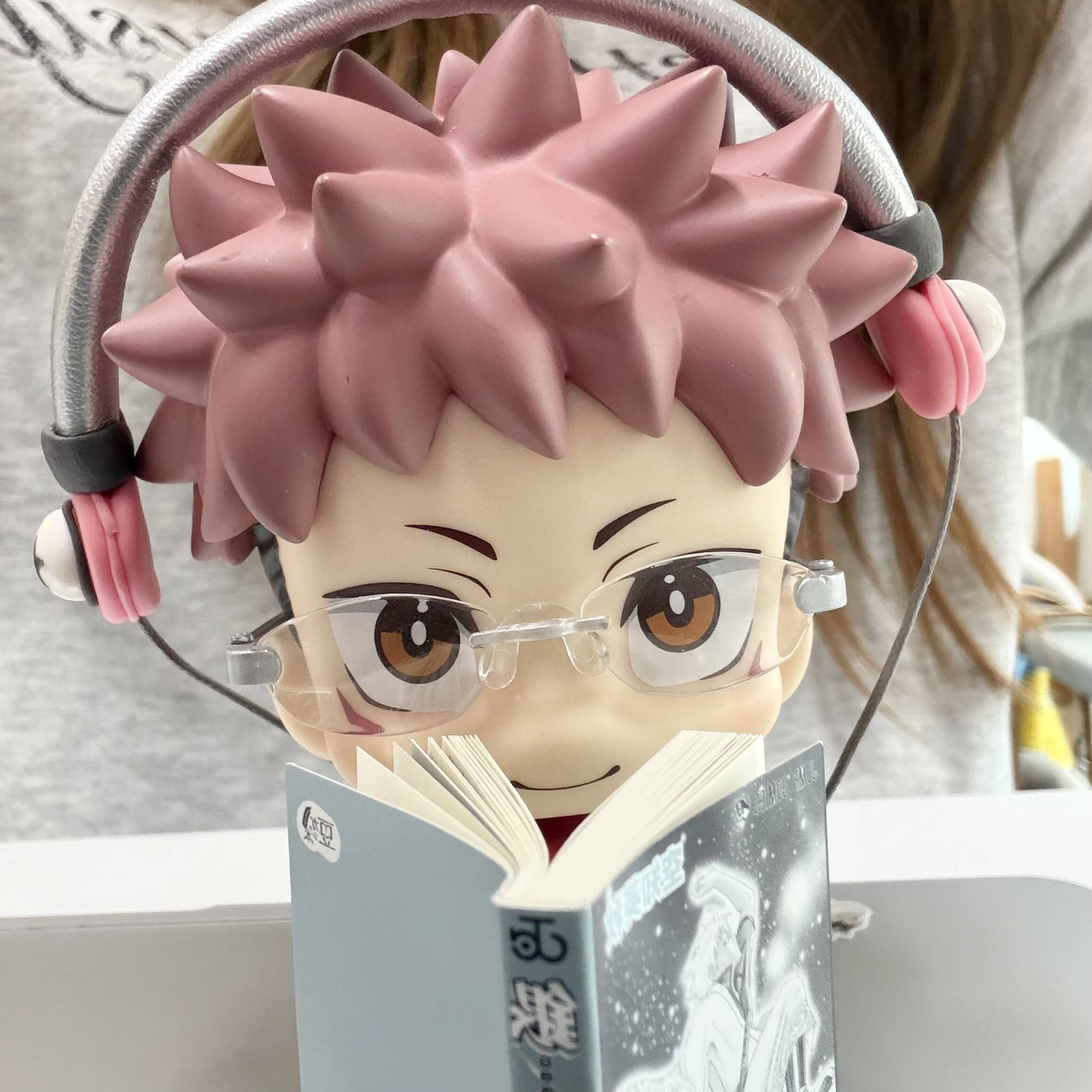 JJK pfp Profile Picture Nobara Kugisaki Reading Manga