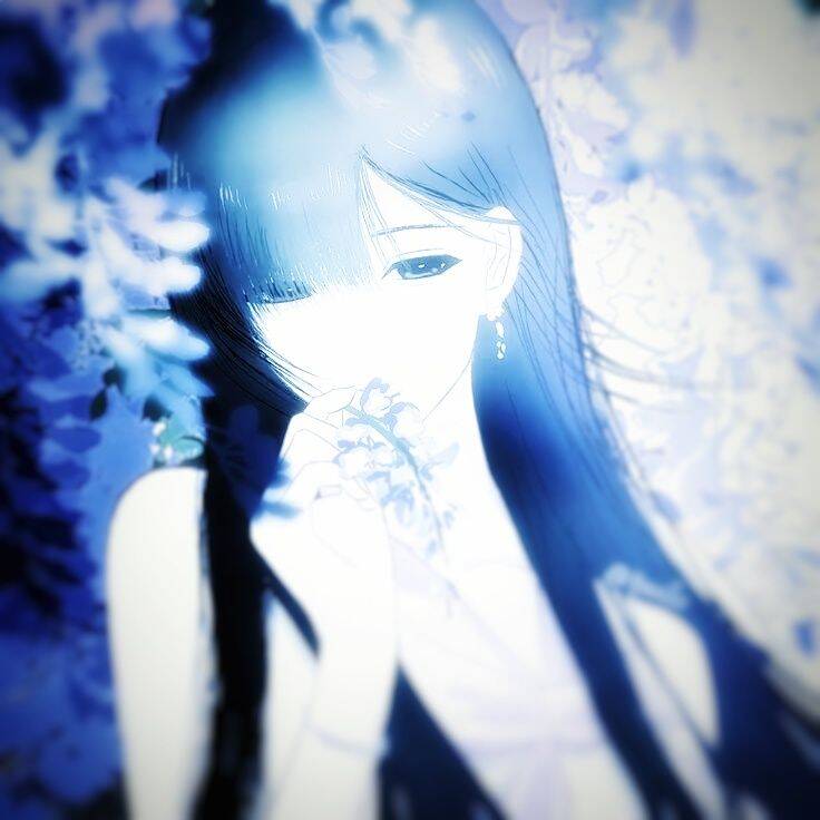 Blue pfp Profile Picture Aesthetic Dreamy Girl with Flowers