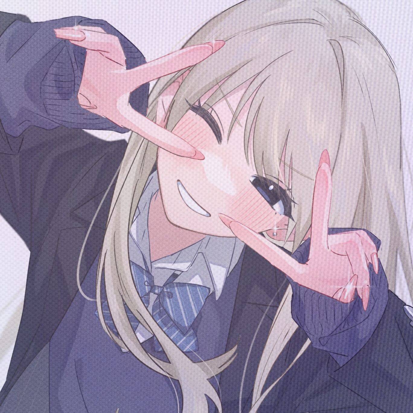 Anime Girl pfp Profile Picture Smiling with Long Blonde Hair and Peace Sign