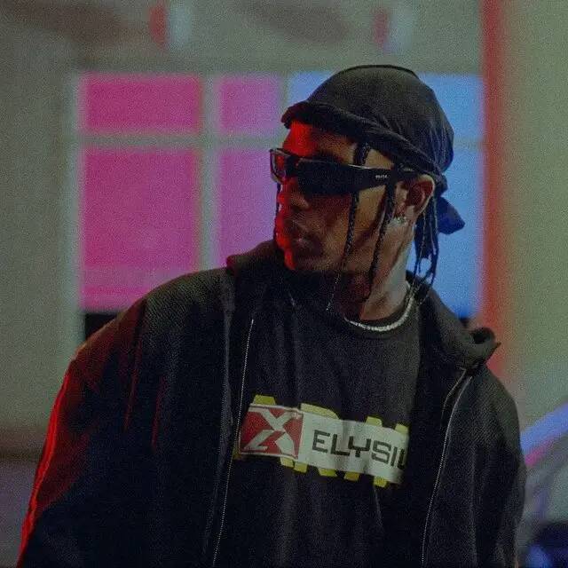 Travis Scott pfp Profile Picture Stylish Look with Sunglasses