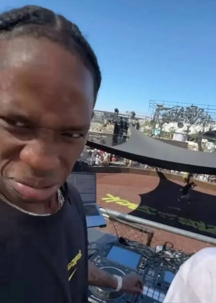 Travis Scott pfp Profile Picture Epic Live Performance