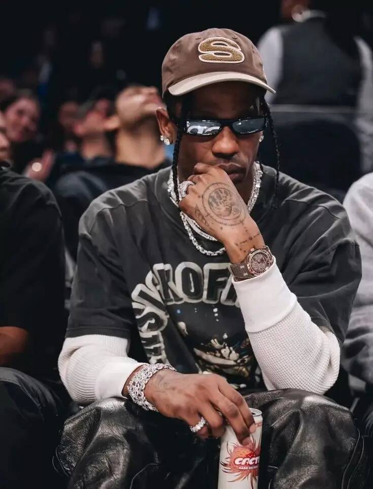Travis Scott pfp Profile Picture Stylish Sunglasses and Streetwear